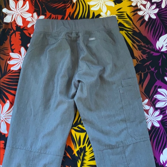 Figs Scrub Bottom - Picture 2 of 2